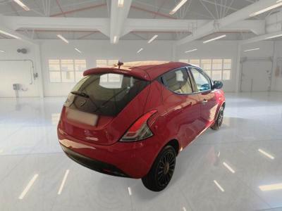 Lancia Ypsilon 1.0 firefly hybrid Silver s&s 70cv