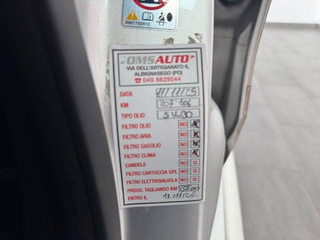 ISUZU D-Max 2.5 Space Cab Solar A/T 4WD