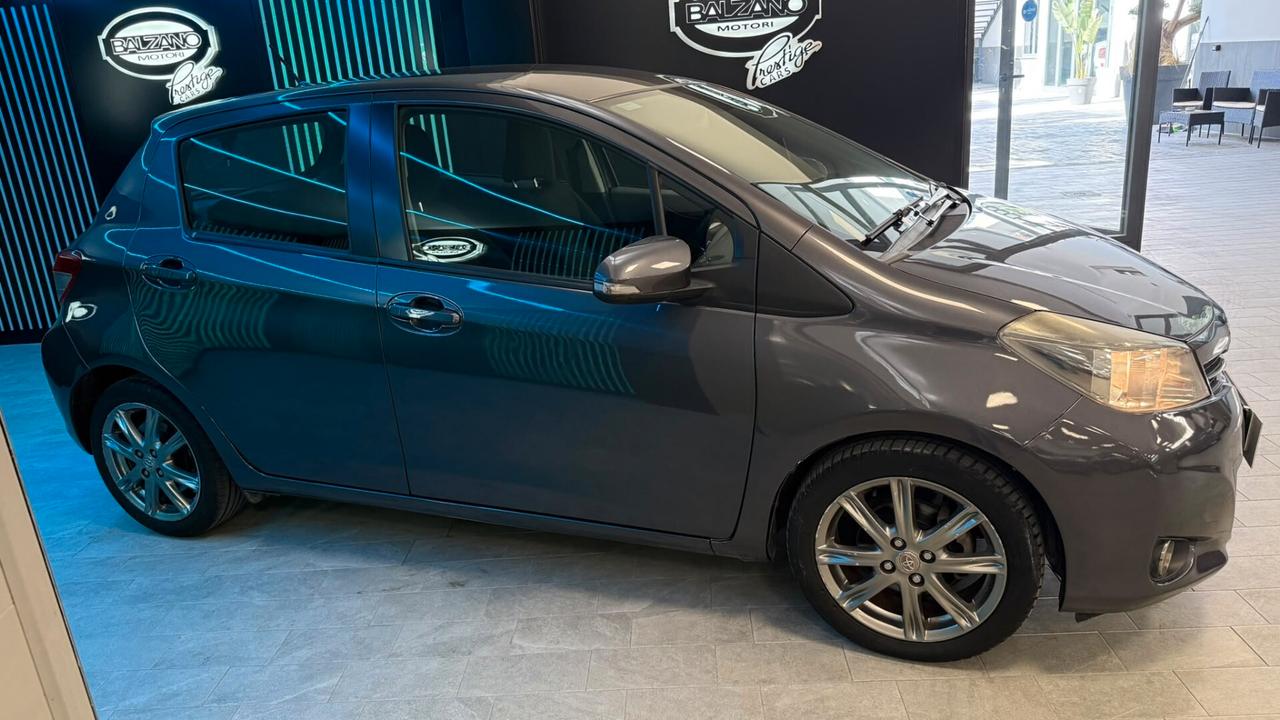TOYOTA YARIS 1.4 D 5 PORTE LOUNGE 2014