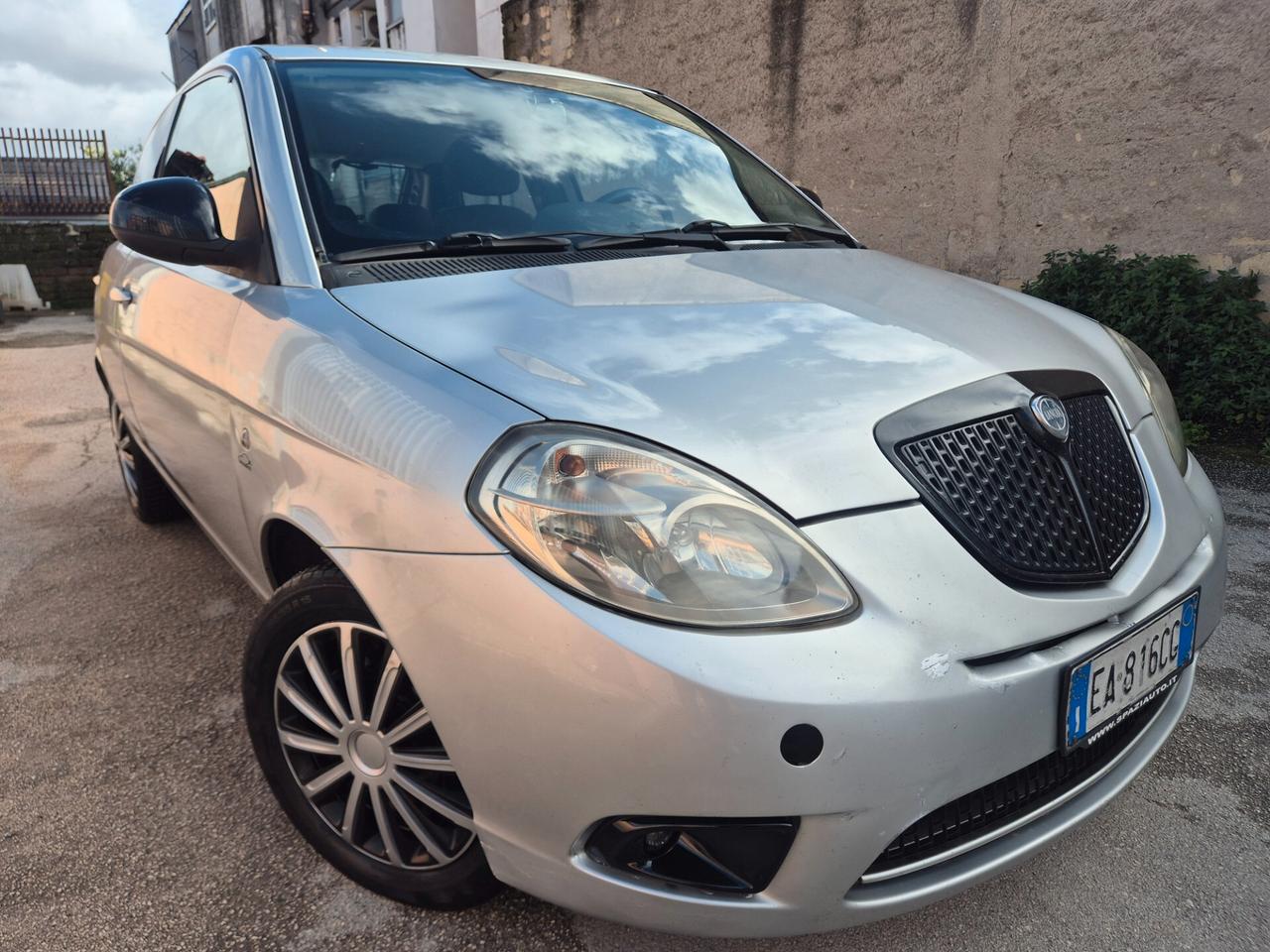 Lancia Ypsilon RESTAILING 1.4 GPL SUPER FULL 2010