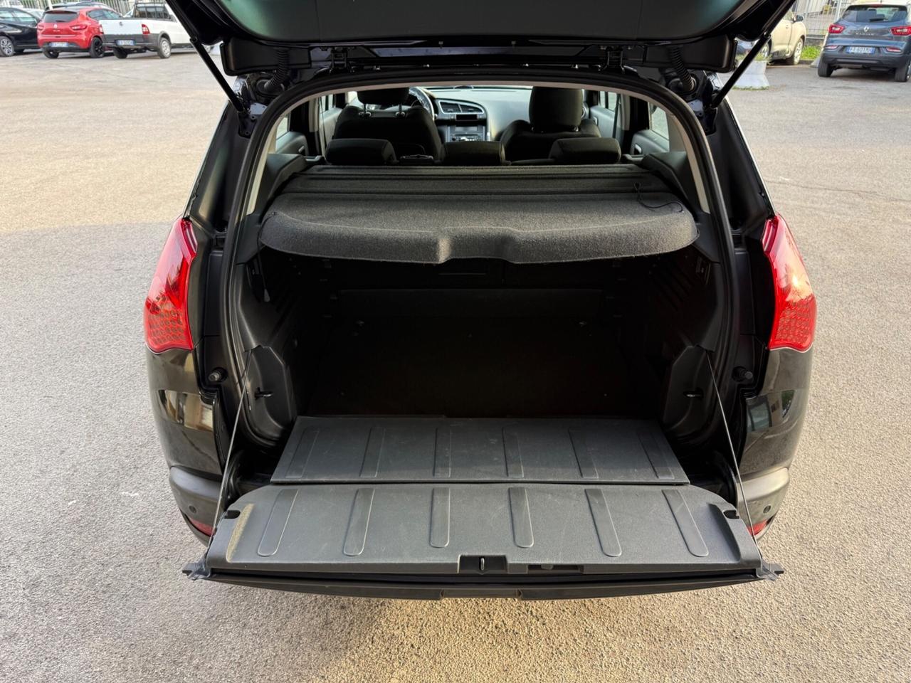 Peugeot 3008 1.6 HDi 110CV - Neopatentati