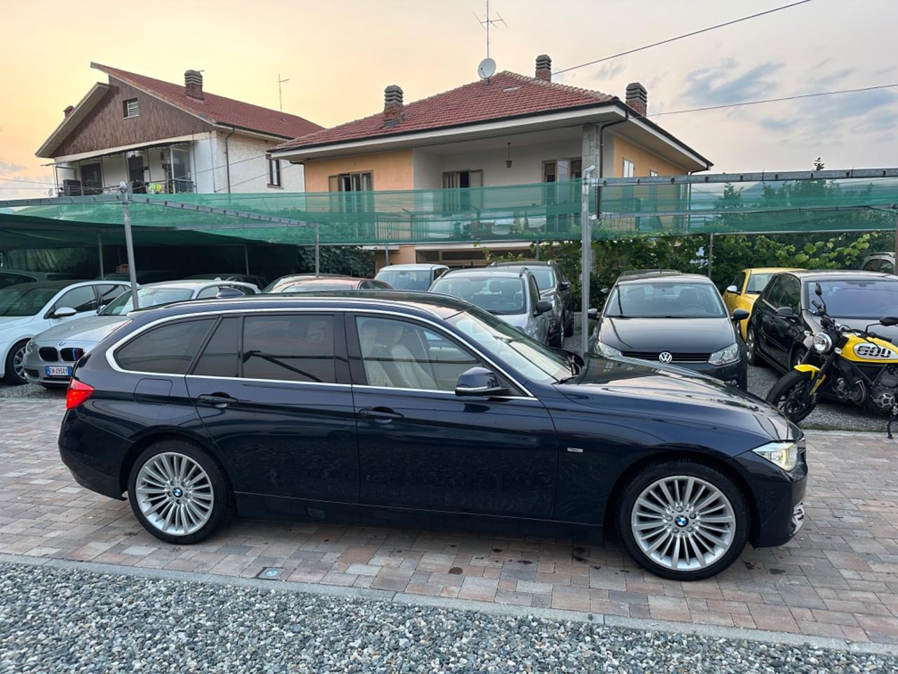 Bmw 320 320d xDrive Touring Luxury