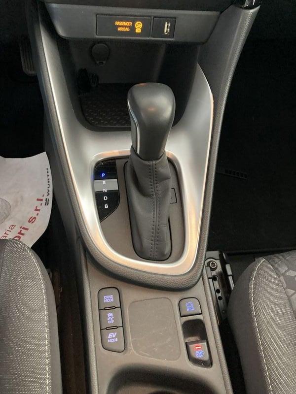 Toyota Yaris Hybrid Active MY22