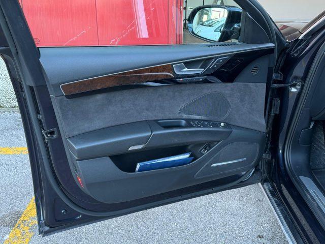 AUDI A8 3.0TDI 258CV quattro tiptronic TETTO/TELECAMERA