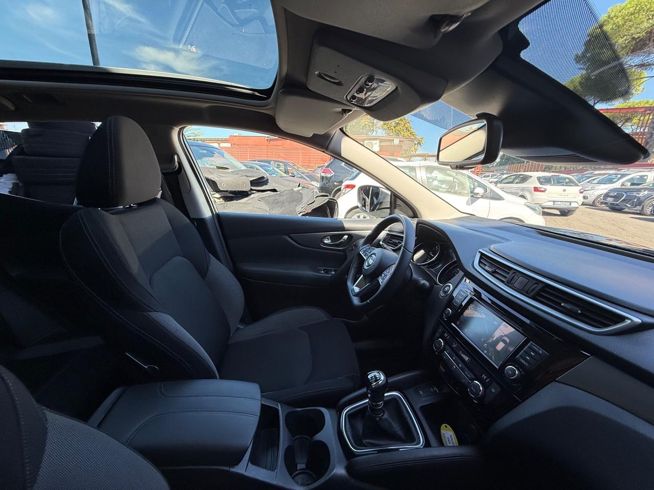 Qashqai 1..5 dCi 115 CV Tekna+-unipro-rate-garanzia