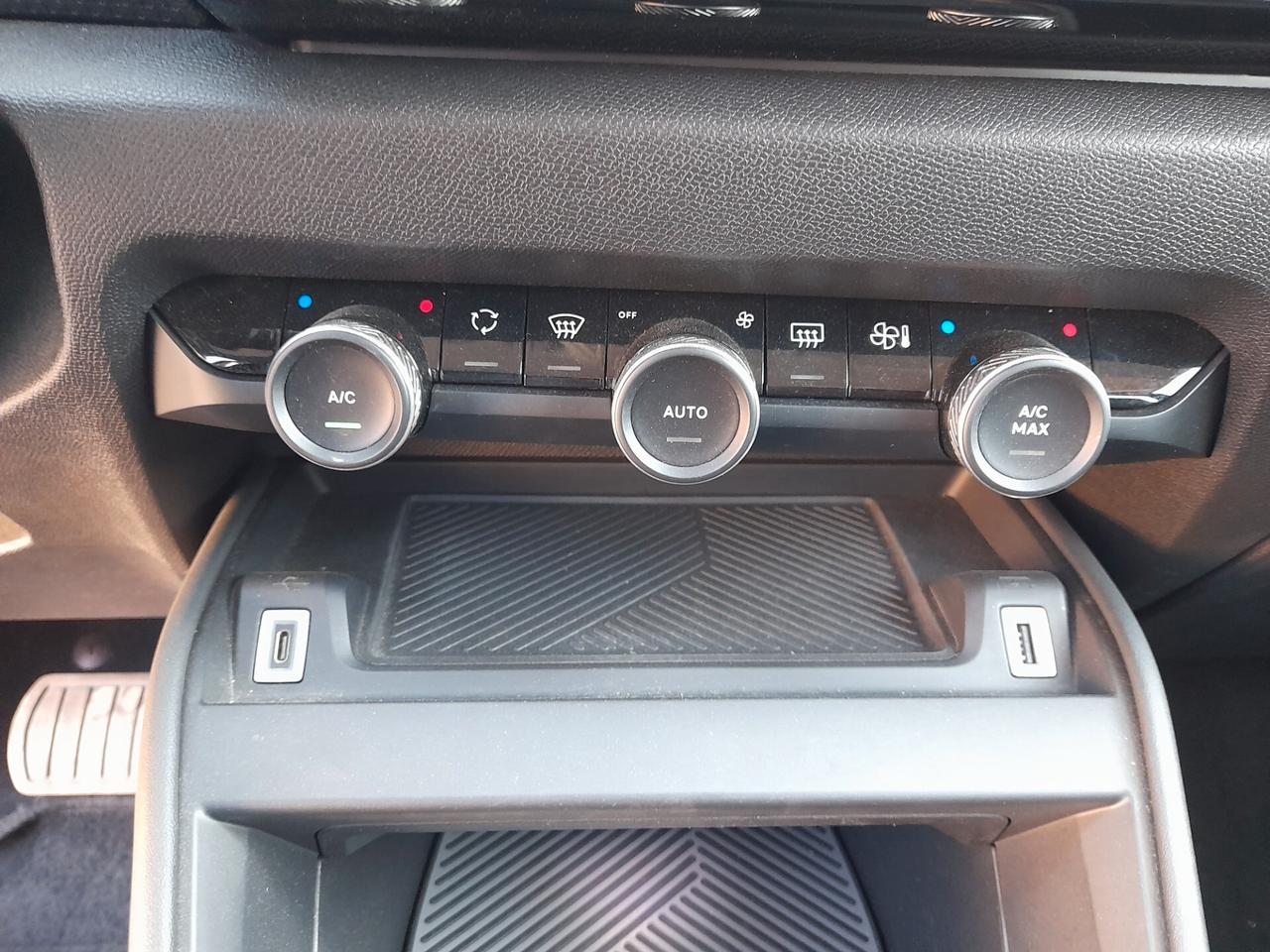 Citroen C4 BlueHDi 130 S&S EAT8 Feel Pack