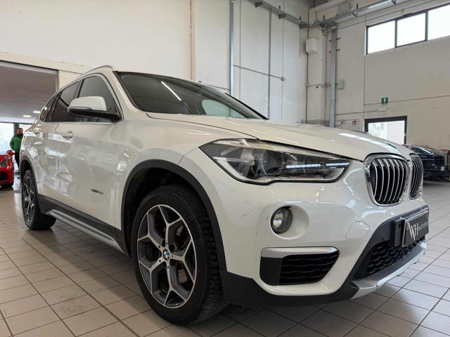 BMW X1 sDrive18d X line //LED//18//NAVI//