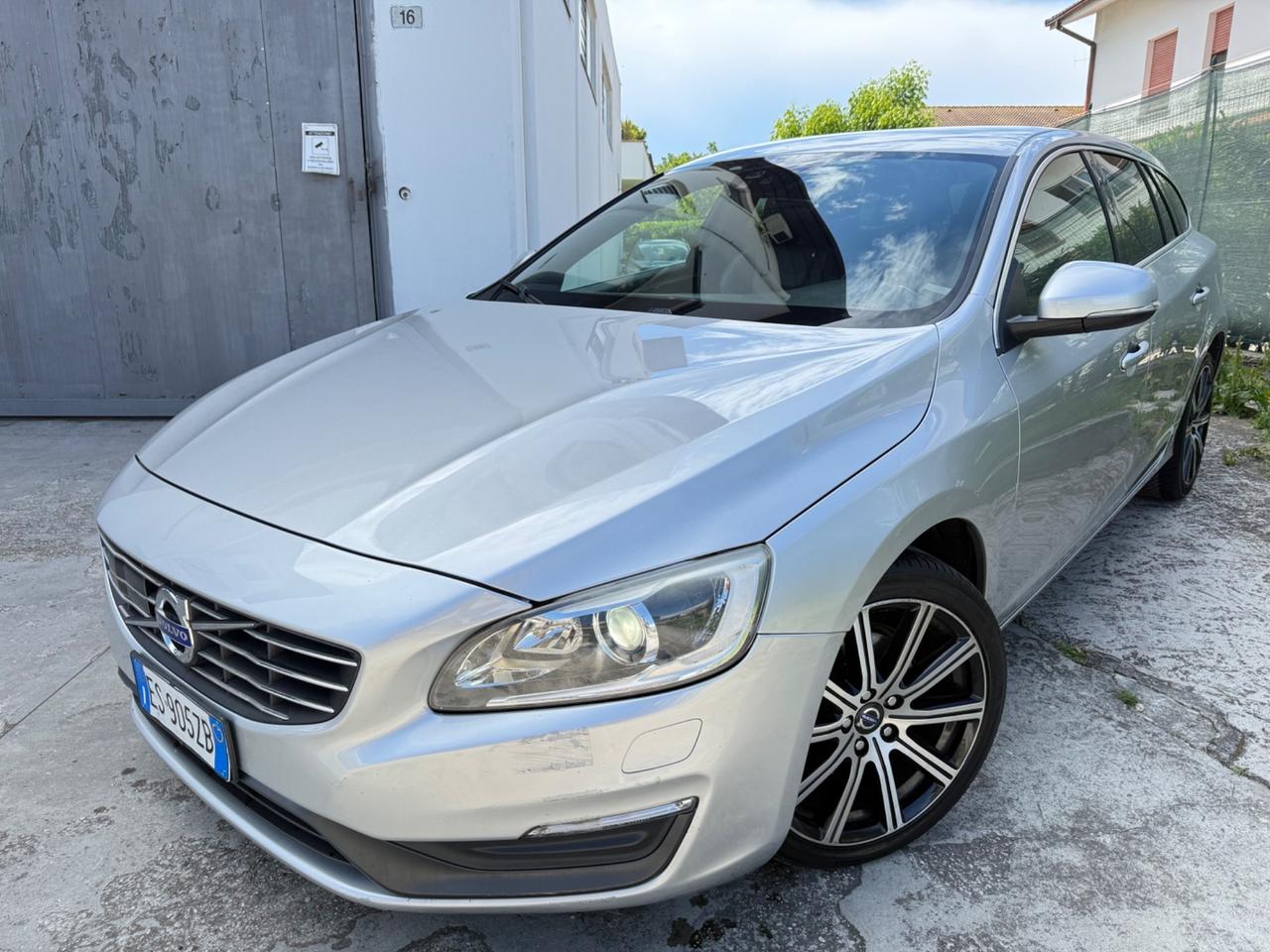 Volvo V60 D4 2.0 DIESEL 181 CV FULL OPT EURO6b