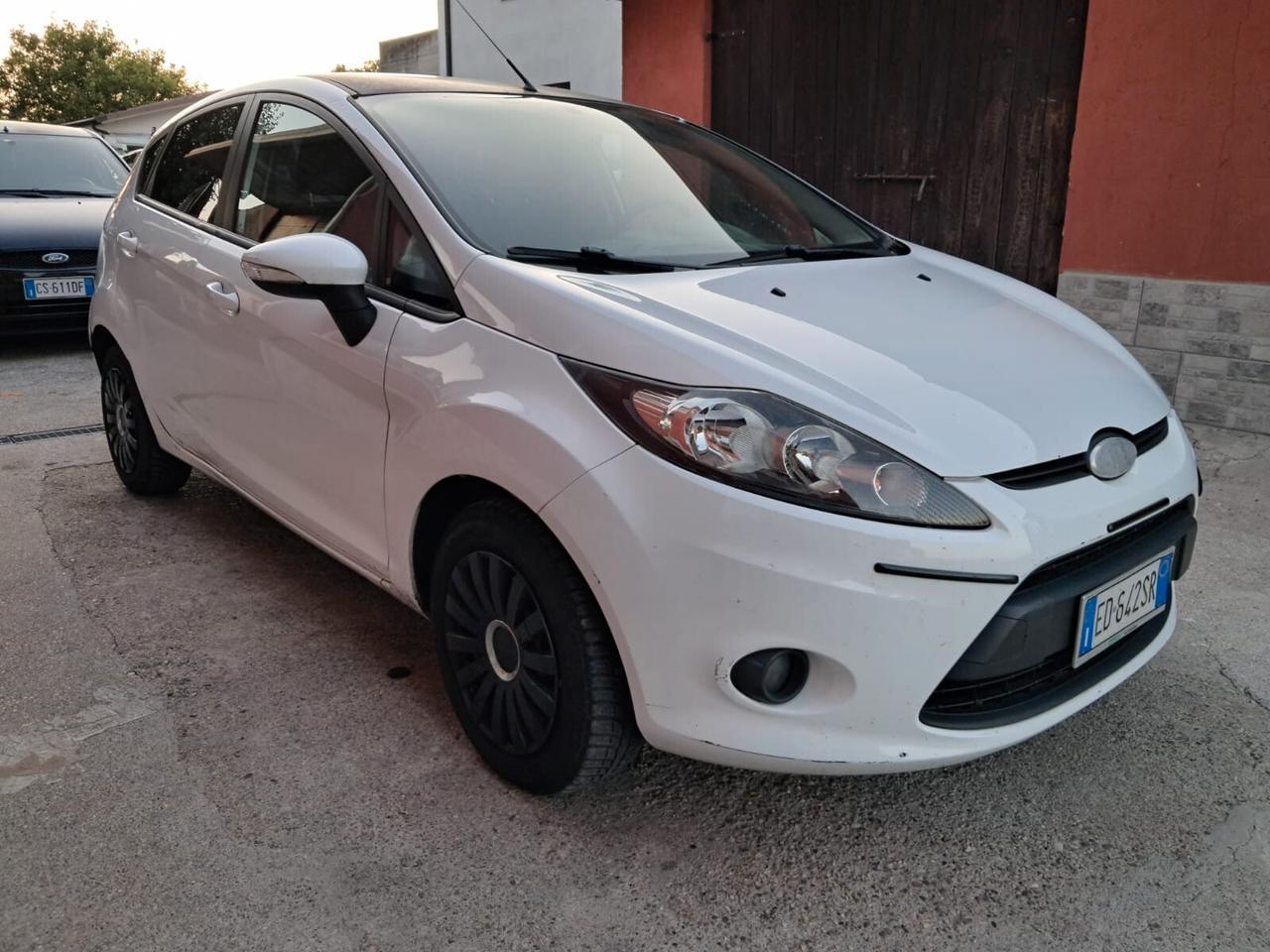 Ford Fiesta 1.4 TDCi 5p. Titanium neopatentati