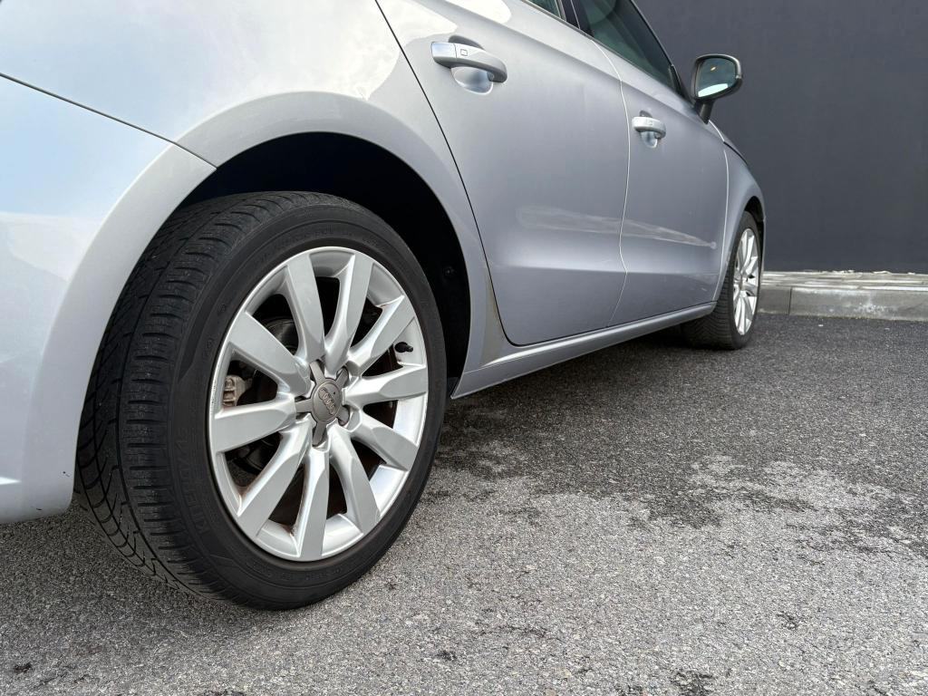 Audi A1 Sportback 1.4 tdi Sport 90 CV s-tronic ADATTA NEOPATENTATI