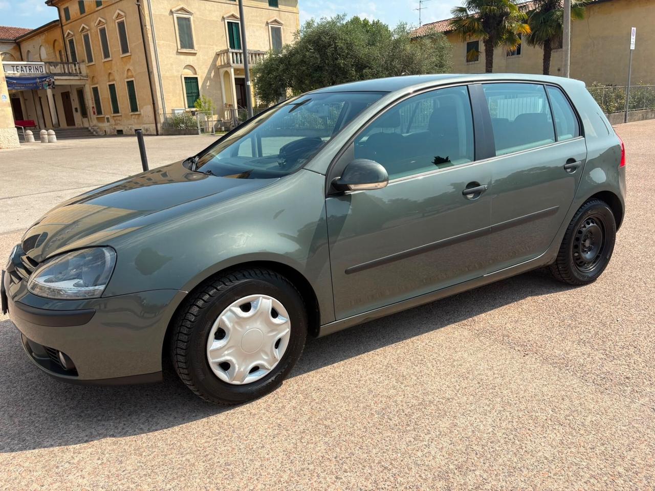 Volkswagen Golf 1.6 16V FSI