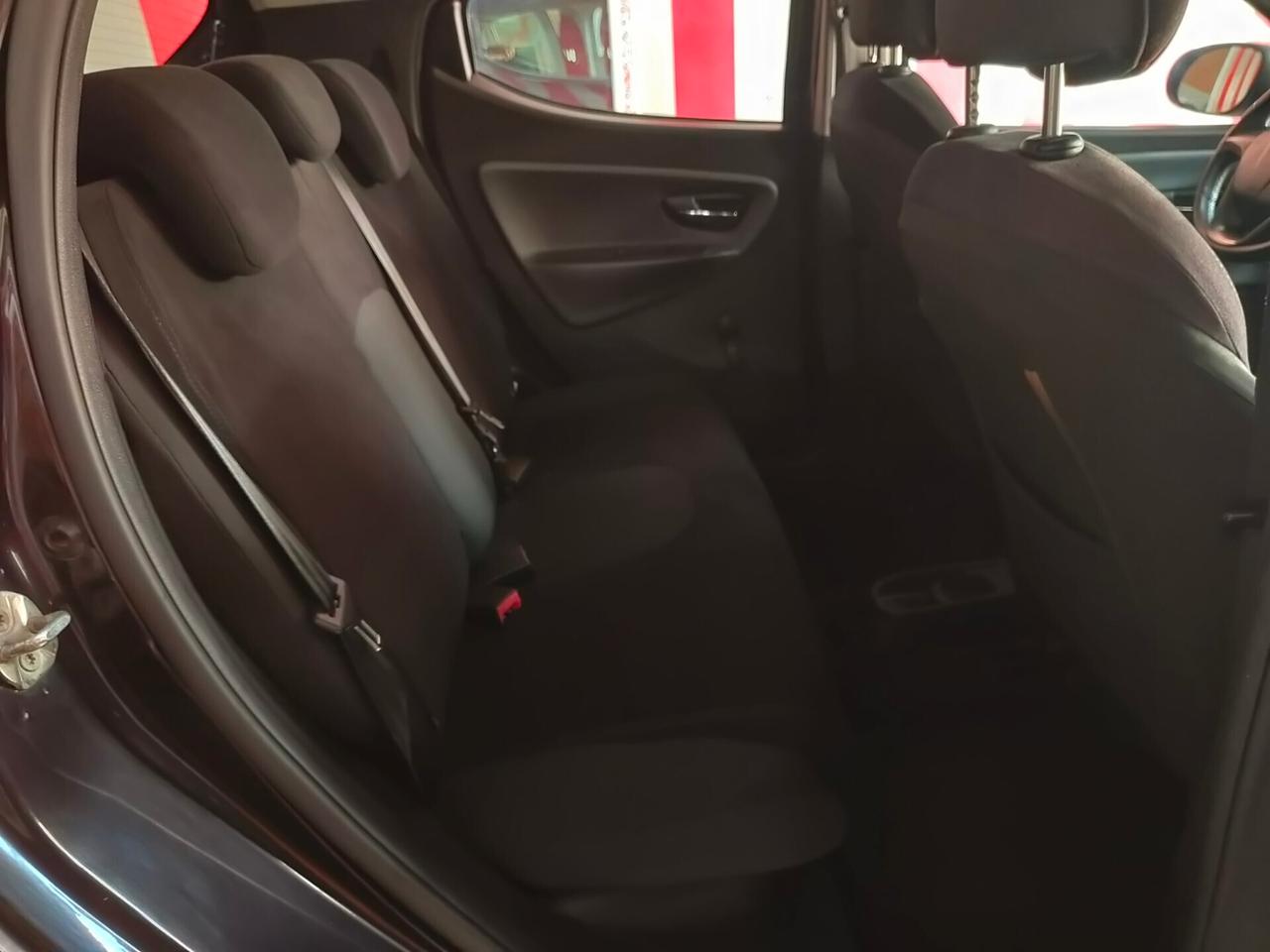 Lancia Ypsilon 1.3 MJT 16V 95 CV 5 porte S&S Silver