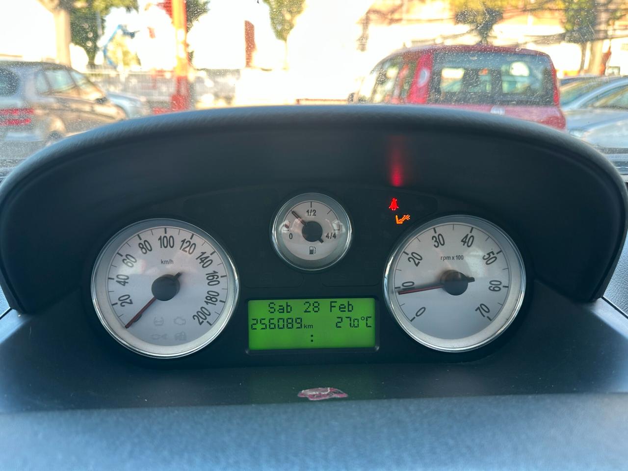 Lancia Ypsilon 1.3 MJT 75 CV Diva