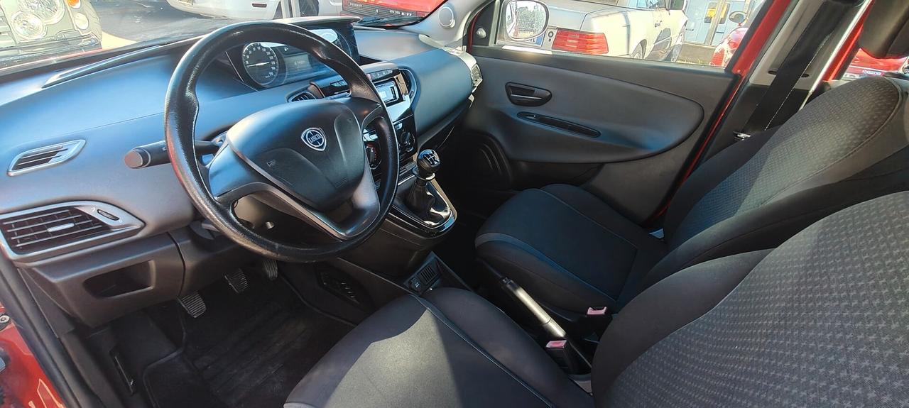 Lancia Ypsilon 1.2 69 CV 5 porte GPL Ecochic Platinum