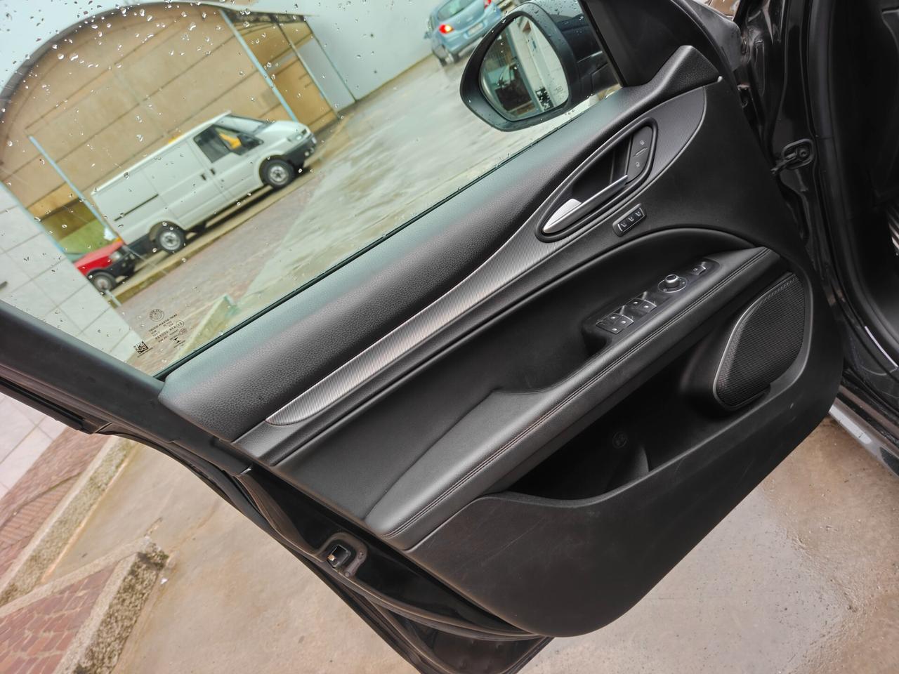 Alfa Romeo Stelvio Q4 Veloce total black