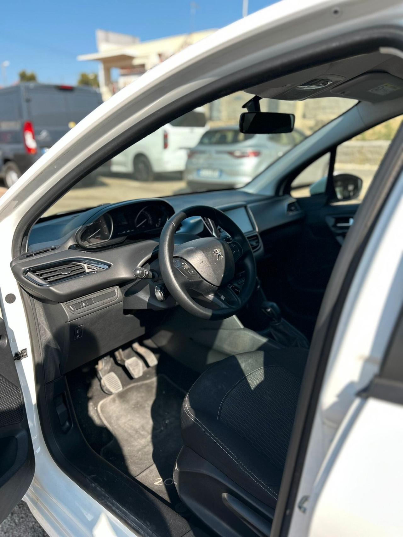 Peugeot 208 BlueHDi 75 5 porte Allure