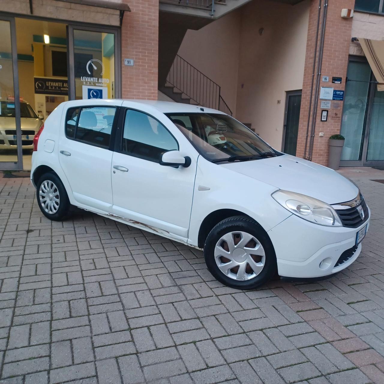 ECONOMICA SANDERO 1.4 GPL DI FABBRICA