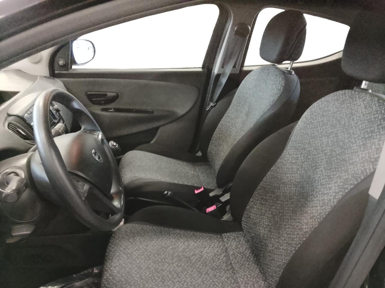 LANCIA Ypsilon III 2021 - Ypsilon 1.0 firefly hybrid Silver s&s 70cv