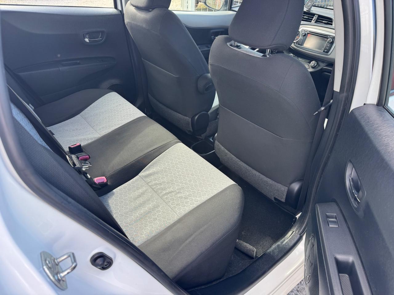 Toyota Yaris 1.3 5 porte Lounge NEOPATENTATI