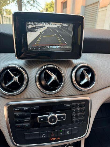 Mercedes-Benz GLA 200d Aut. *FULL OPT.* da VETRINA