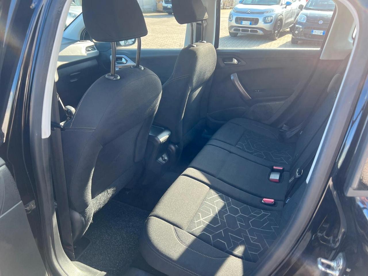 Peugeot 2008 1.2 VTi 82CV Allure