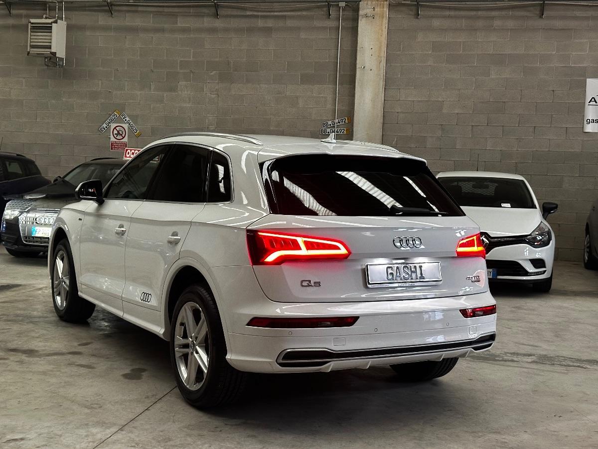 AUDI - Q5 - 40 TDI quattro S line plus