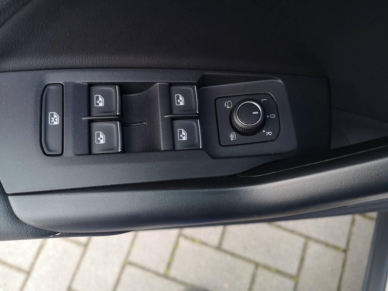 Volkswagen T-Cross 1.0 TSI 95 CV ACCESSORIATA