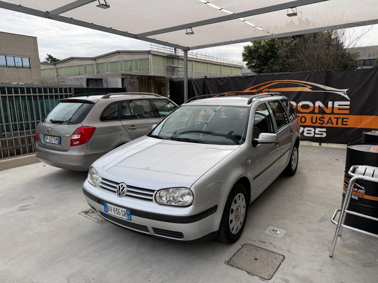 VW GOLF 1.6 BENZINA EURO4 NEOPATENTATI UNI PROP