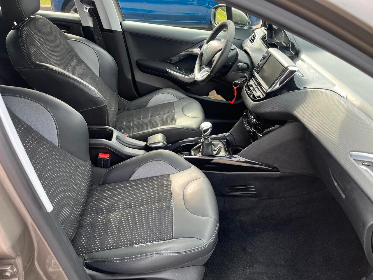 Peugeot 2008 BlueHDi 120 S&S Allure