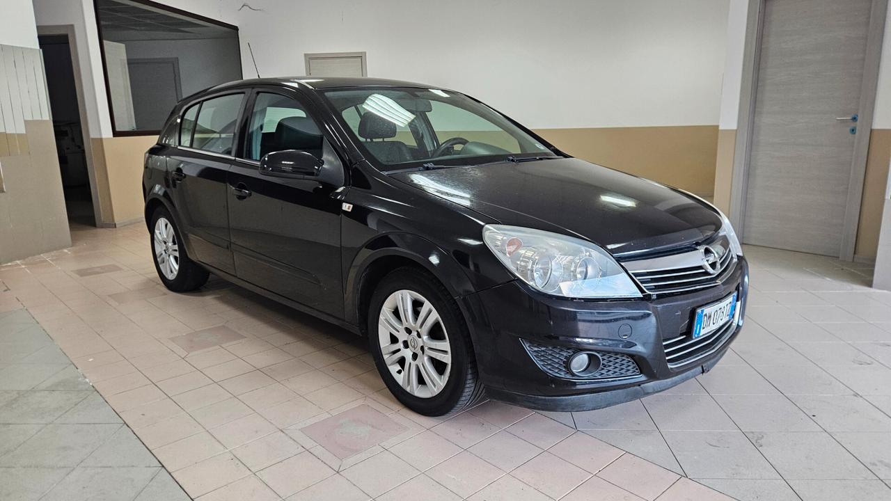 Opel Astra 1.7 CDTI 101CV 5 porte Cosmo