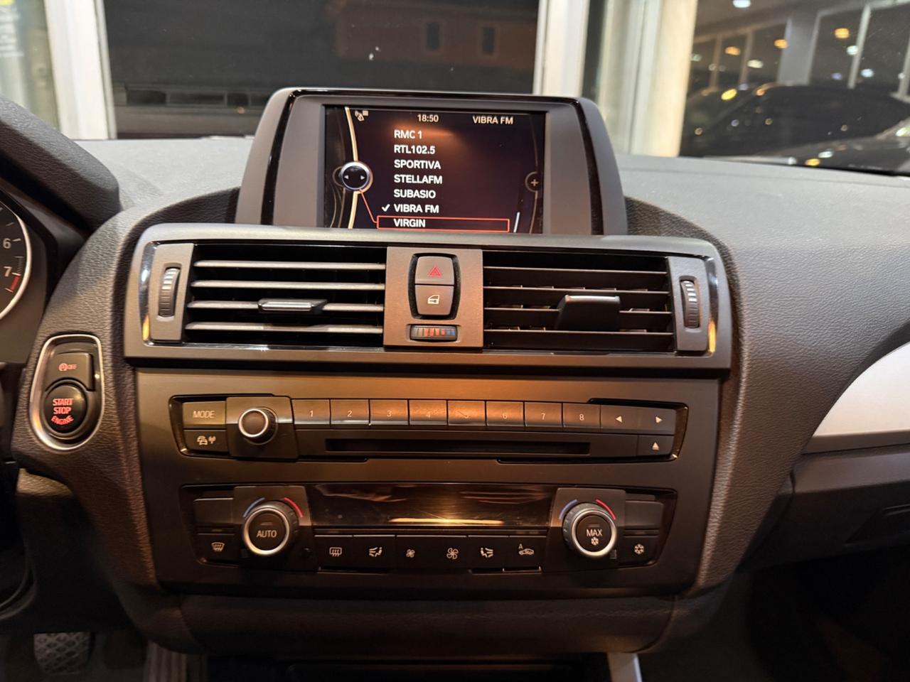 Bmw 116 116i 5p. Urban