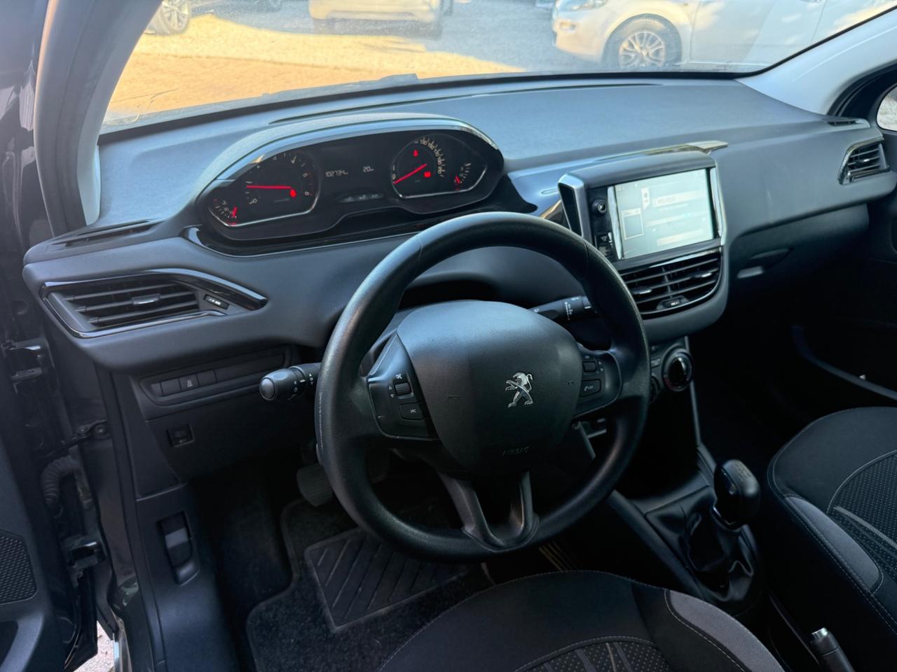 Peugeot 208 1.4 HDi 68 CV 5 porte Allure