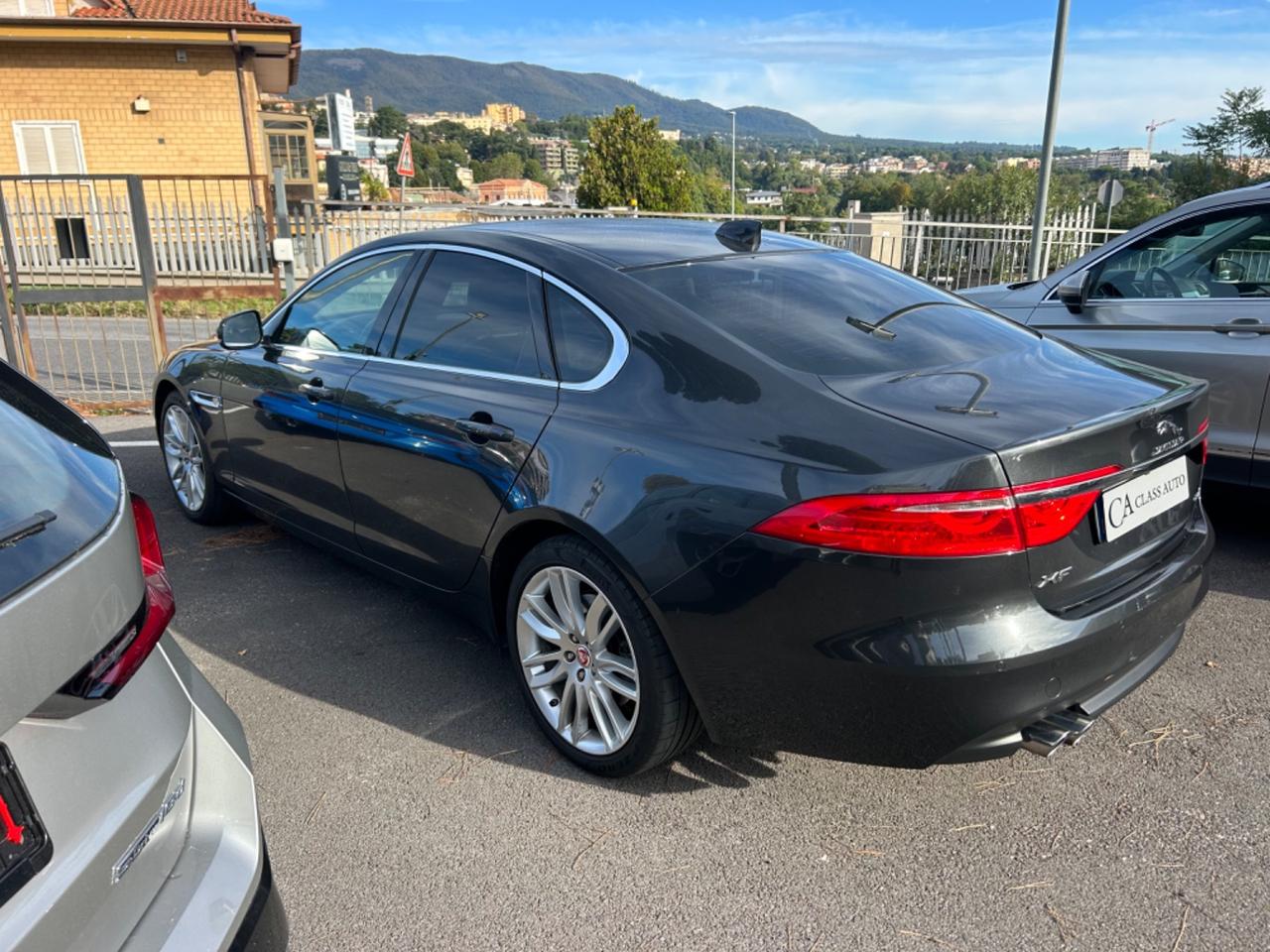 Jaguar XF 2.0 D 180 CV Portfolio