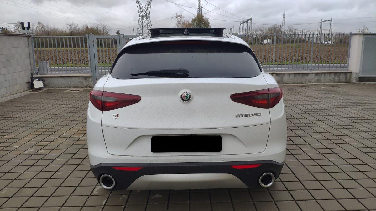 ALFA ROMEO Stelvio SOLO PER COMM SENZA GARANZIA (POMPA OLIO DA SOST.)
