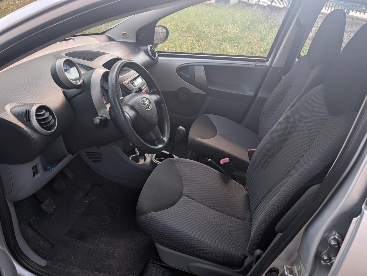 Toyota Aygo 1.0 12V VVT-i 5 porte Sol