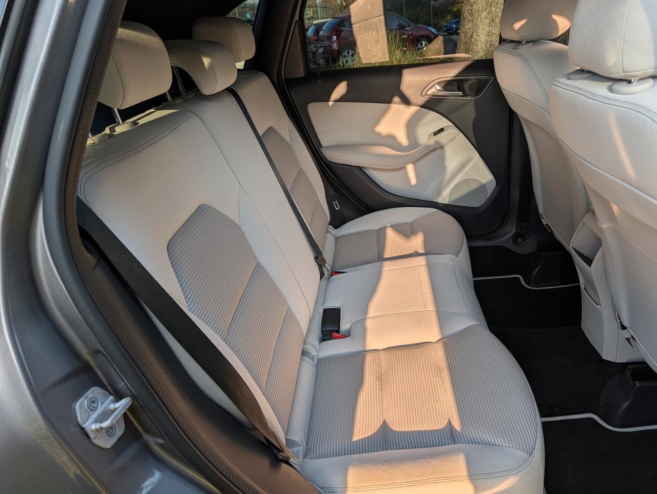 Mercedes-benz B 180 Premium