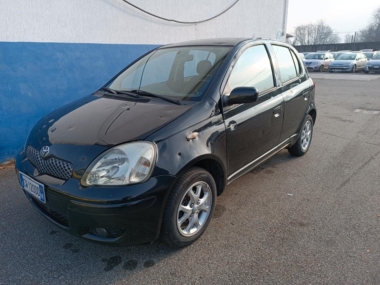 Toyota Yaris 1.0i 16V cat 5 porte Sol