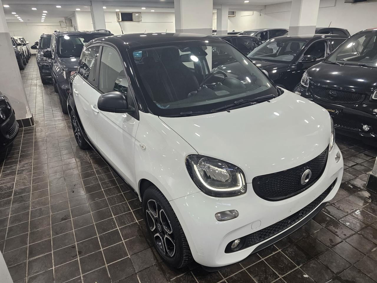 NUOVA SMART FORFOUR IDENTITY BLACK EDITION PASSION 0.9 BENZ 90CV TWINAMIC
