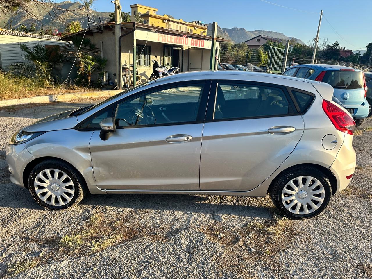 Ford Fiesta 1.4 TDCi 70CV 5 porte Titanium