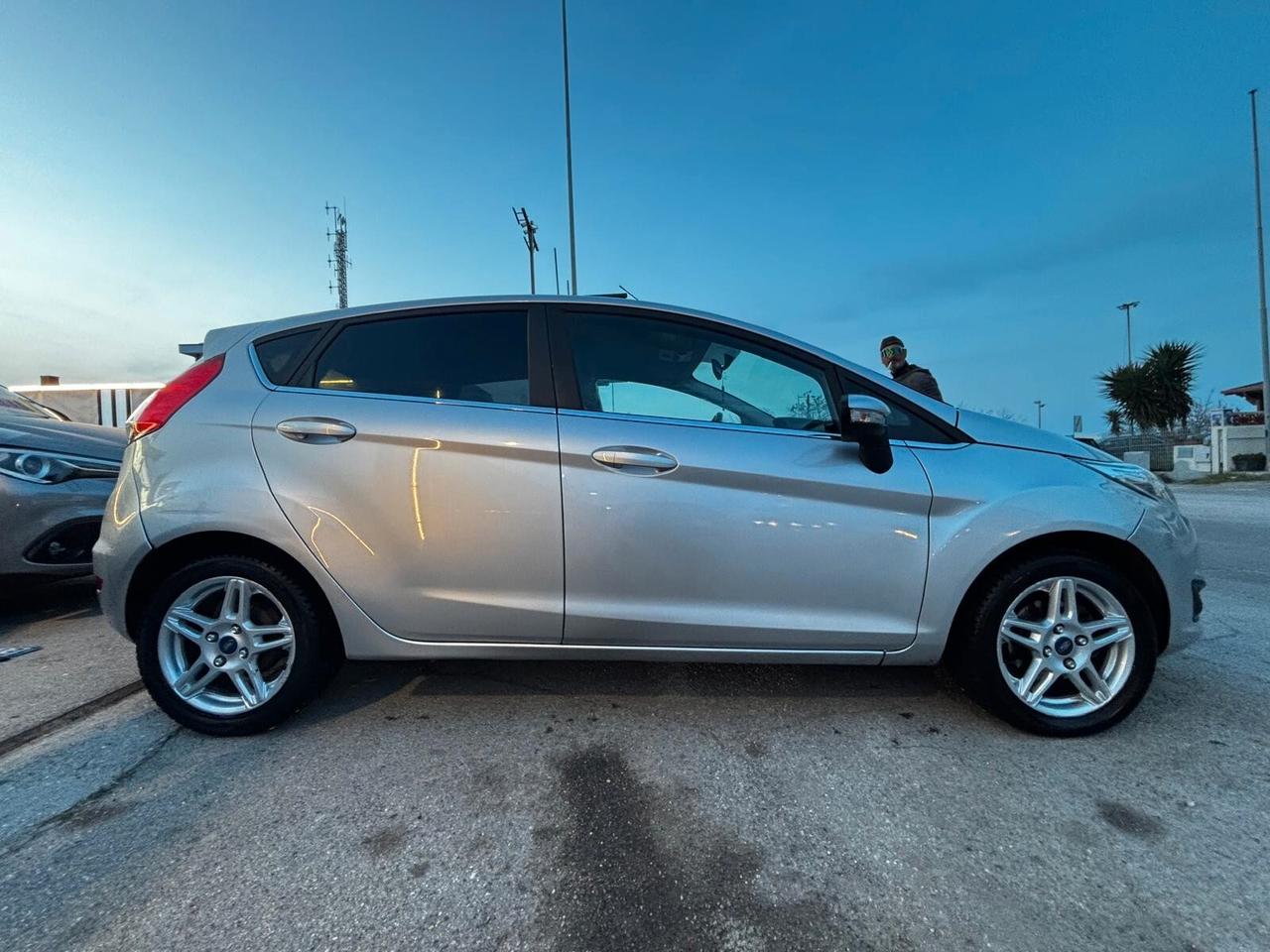 Ford Fiesta 1.5 TDCi 75CV 5 porte Titanium