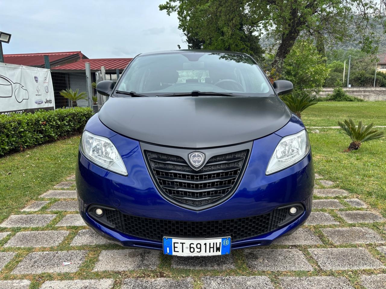 Lancia Ypsilon 1.2 69CV GPL S MOMODESIGN-2013