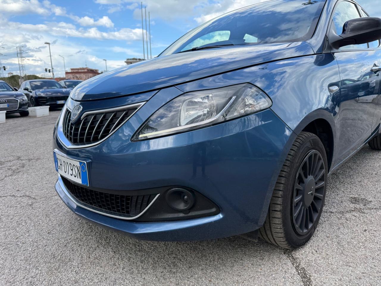 Lancia Ypsilon 1.0 FireFly 5 porte S&S Hybrid Ecochic Silver