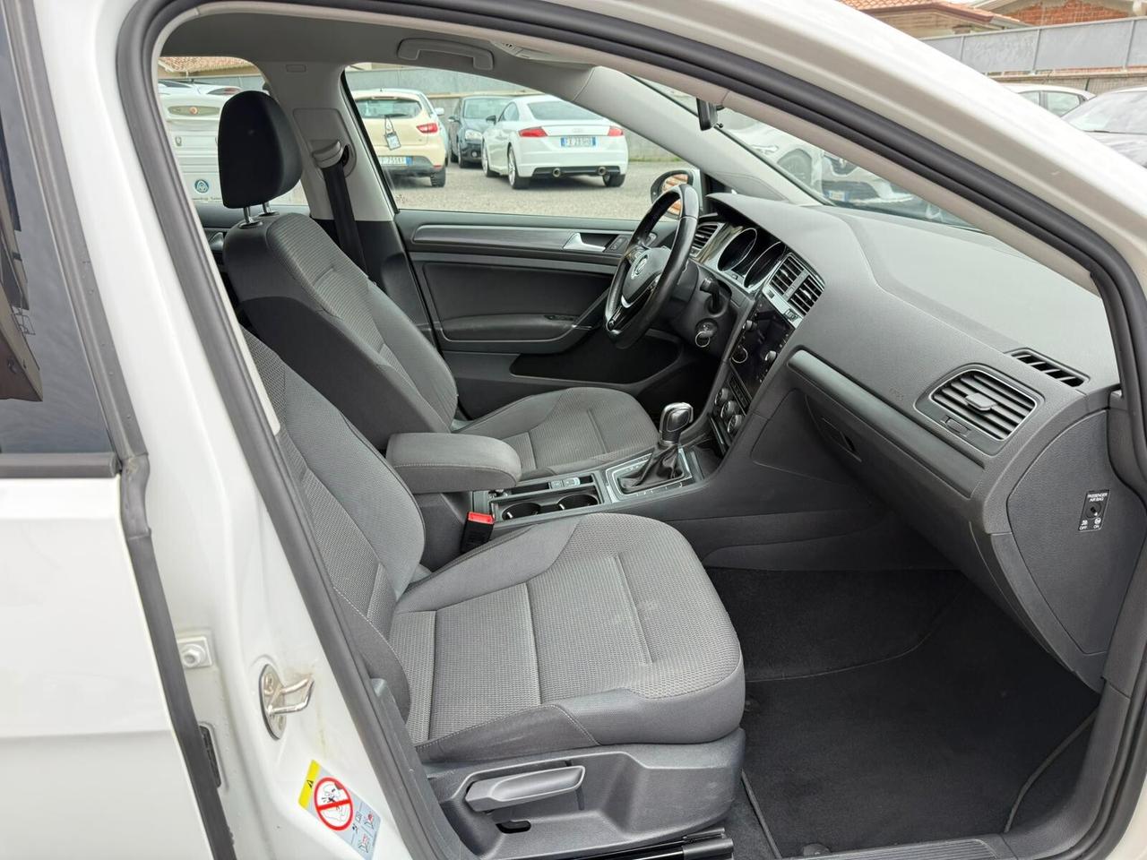 Volkswagen Golf 1.0 TSI 110 CV DSG 5p. Business BlueMotion Technology