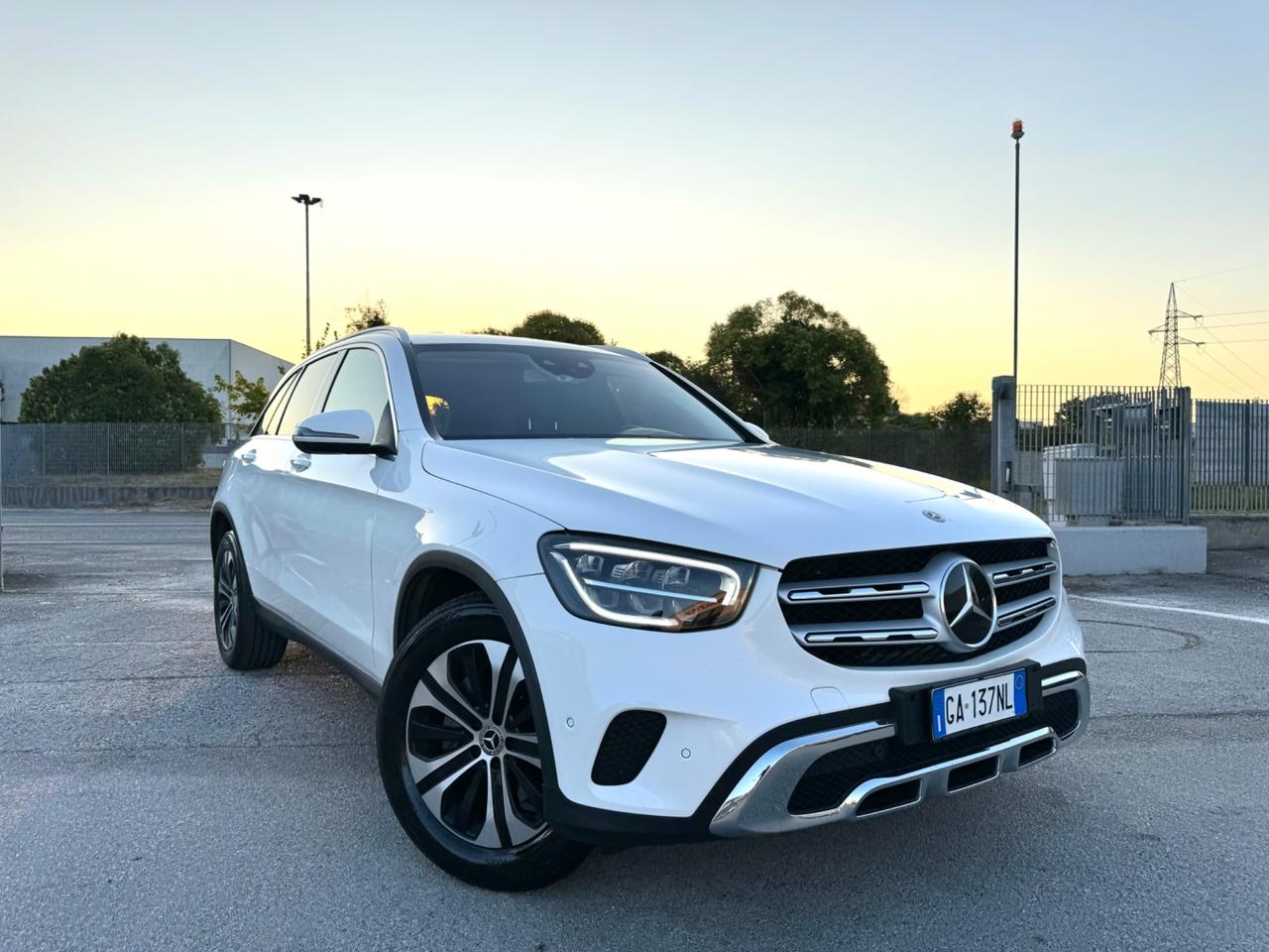 MERCEDES GLC 200D Sport 4Matic - Led Navi