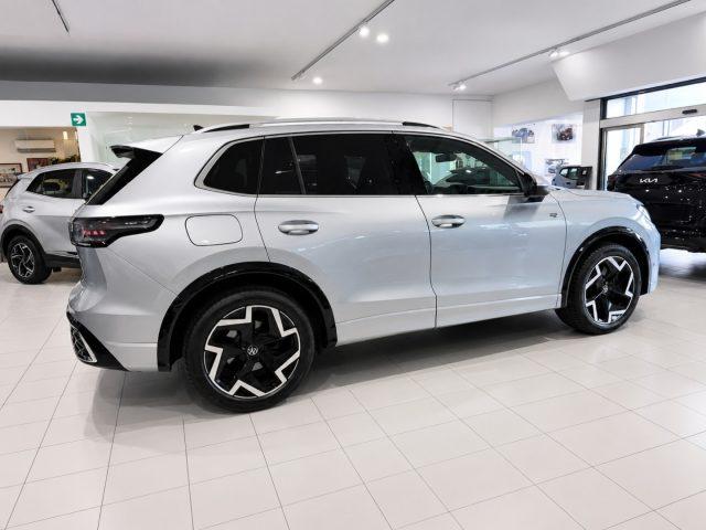 VOLKSWAGEN Tiguan R-Line DSG 2.0 TDI 150 CV Alcantara Aziendale