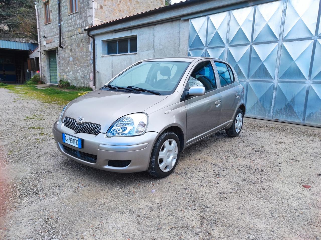 Toyota Yaris 1.0i 16V cat 5 porte