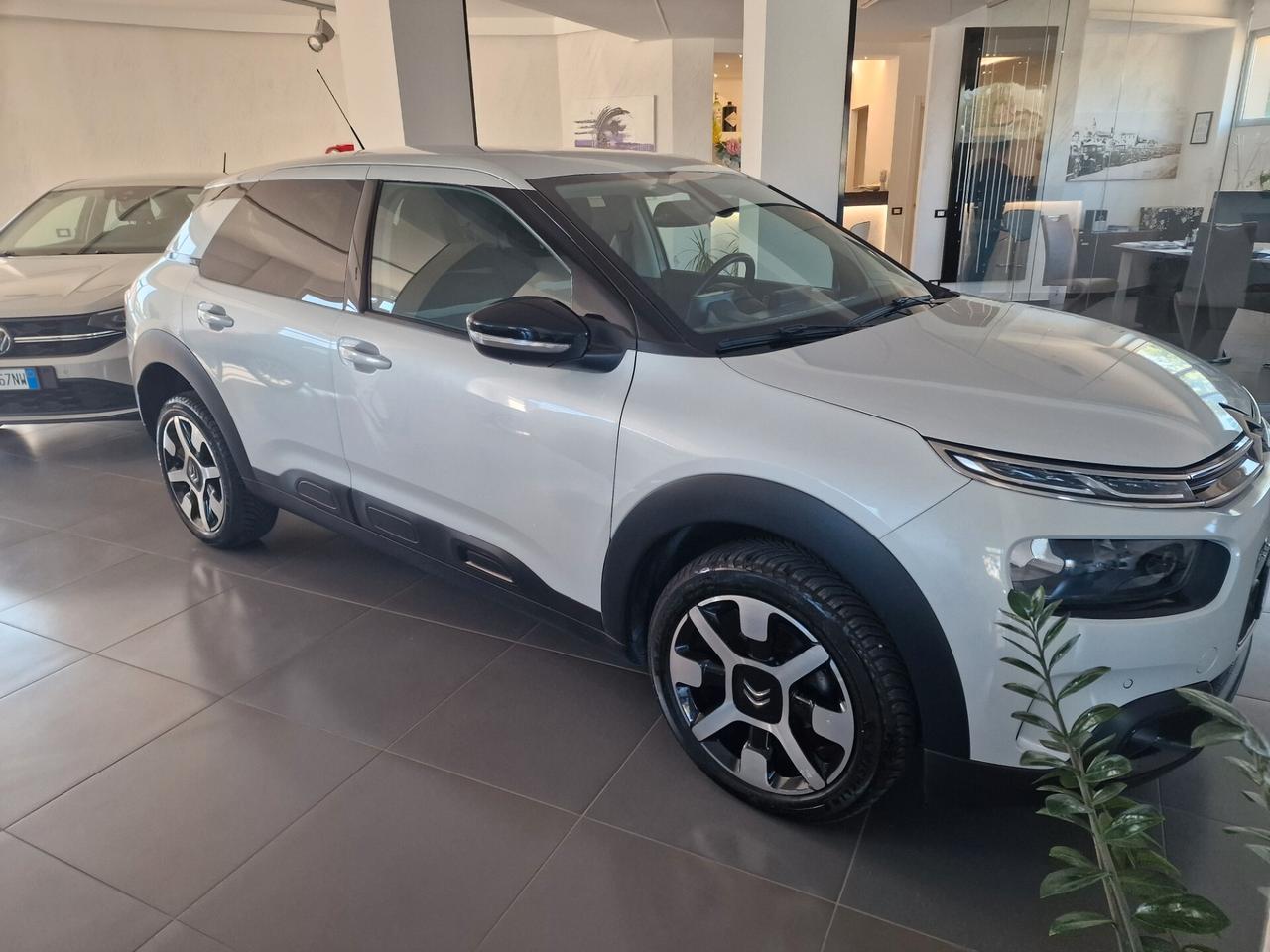 Citroen C4 Cactus BlueHDi 100 Shine