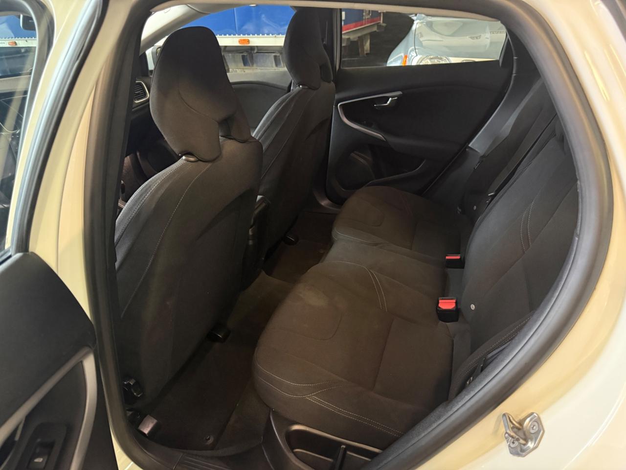 Volvo V40 D2 1.6 SUMMUM