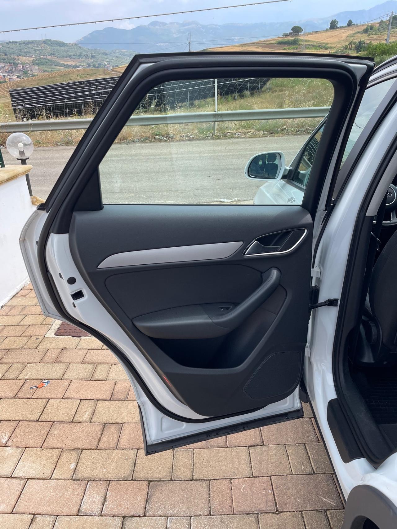 Audi Q3 2.0 TDI Quattro S tronic Tetto Nav