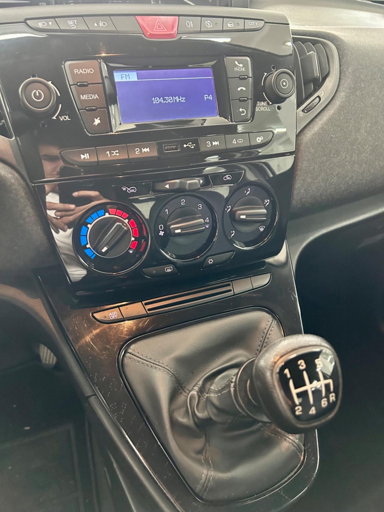 Lancia Ypsilon 1.0 FireFly S&S Hybrid FINANZIABILE